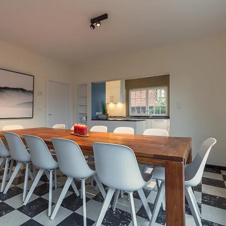 Magnificent, Completely Renovated Family With Large Garden Villa *