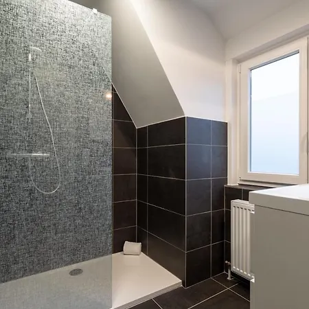Villa Magnificent, Completely Renovated Family With Large Garden *
